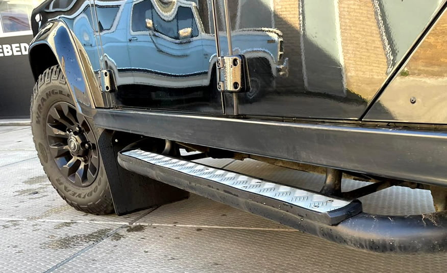 Land Rover Defender treeplanken side steps