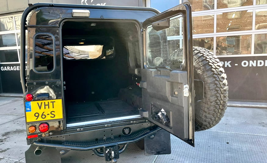 Te koop 2016 Land Rover Defender diesel black zwart 4x4 grijs kenteken