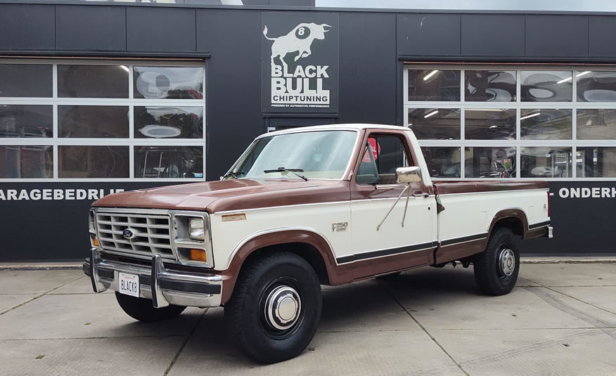 Ford pickup met 7,5l 460ci Ford motor