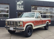 1984 Ford F250 bullnose pickup met 6.9idi V8 diesel en automaat