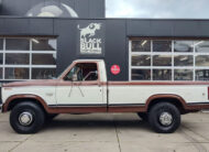 Oldtimer pickup met V8 te koop