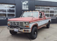 Ford 4x4 pickup