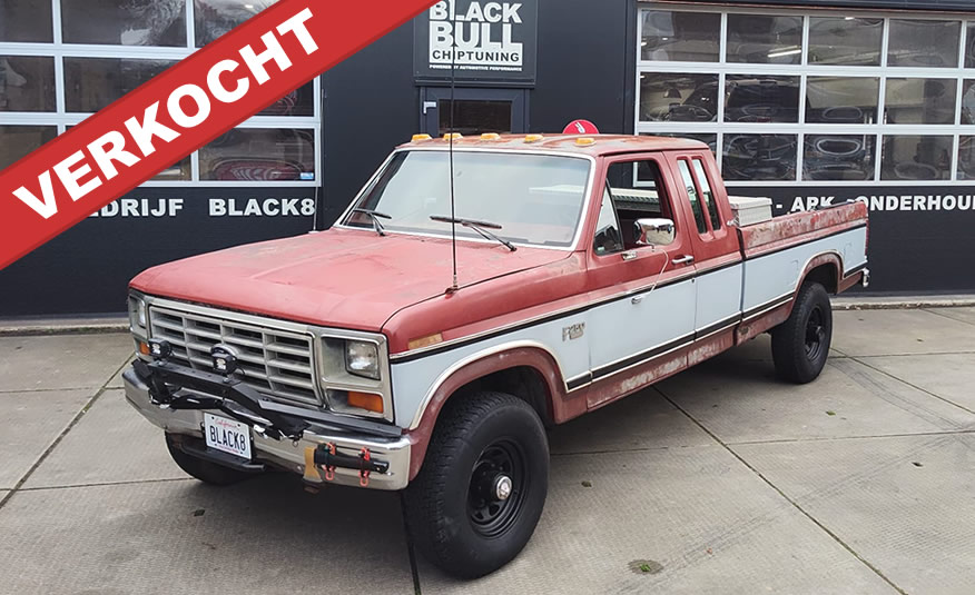 Bullnose Ford oldtimer pickup 4x4 vierwieldrive