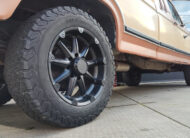 Lichte vrachtwagen Ford F250 1981 met automaat