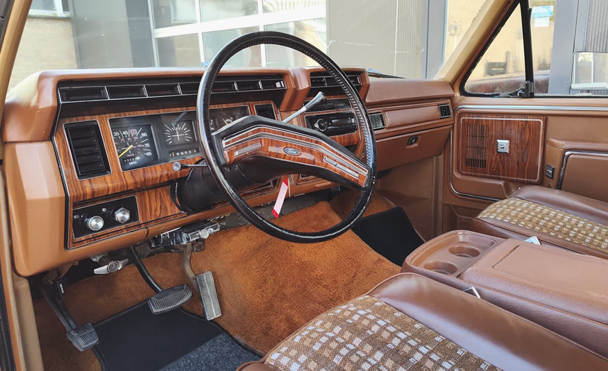 Ford pickup uit 1981 met comfortabele SuperCab