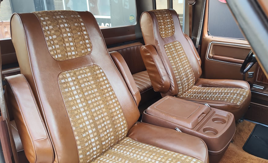 Klassieke Ford met airco, elektrische ramen en Lariat trim