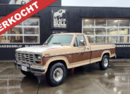 1985 Ford F-250 Bullnose pickup in originele staat – 5.8L EFI V8, automaat, cruise control, roestvrije California-import oldtimer.