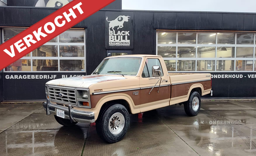 1985 Ford F-250 Bullnose pickup in originele staat – 5.8L EFI V8, automaat, cruise control, roestvrije California-import oldtimer.