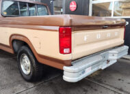 Achterzijde Ford F150 1985 oldtimer pickup