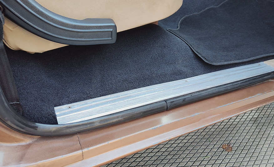 Amerikaanse pickup interieur Ford F150 1985