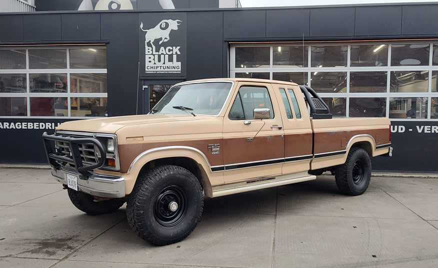 1986 Ford F250 Supercab 4x4 rechter voorzijde detail