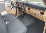 Interieur van 1984 Ford F-250 XL Explorer met automaat en airconditioning