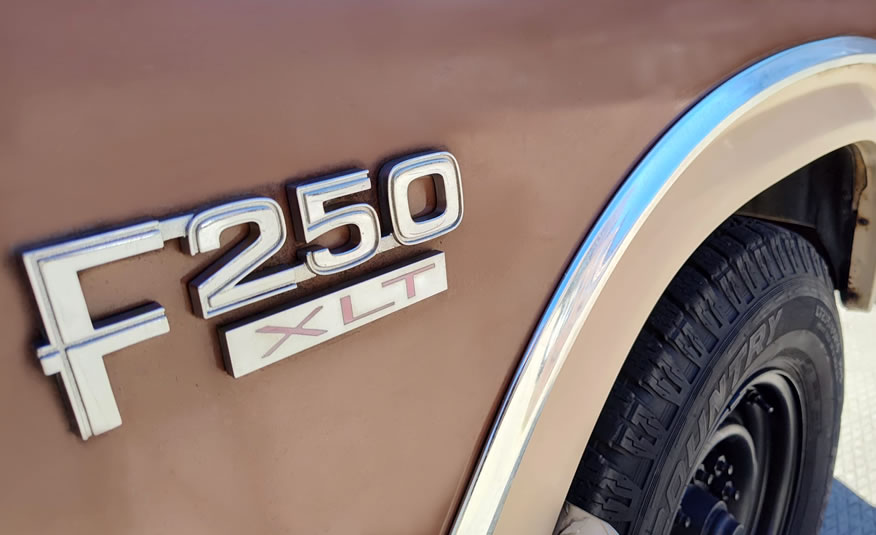 Ford F250 XLT embleem