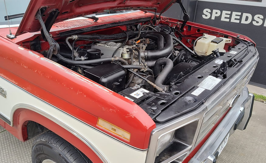 5.0 liter 302 V8 in de Ford F-250