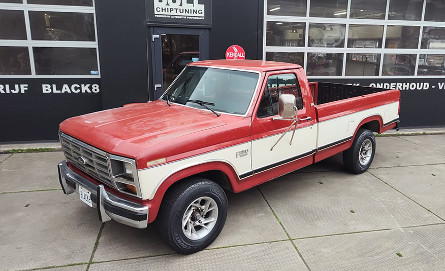 complete Ford F-250 XLT Lariat Bullnose uit 1986