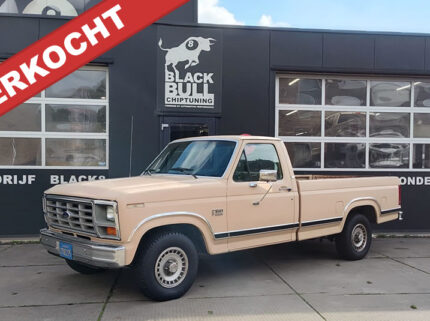 Ford 150 bullnose pickup nieuw binnen import uit Californa voor pand op foto